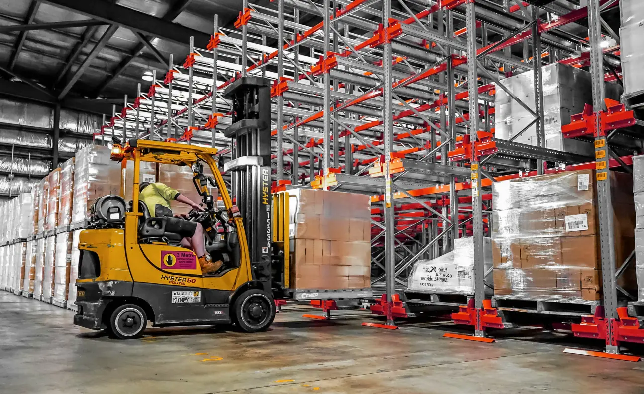 Drive-in pallet racking system allowing forklift entry for high-density LIFO storage